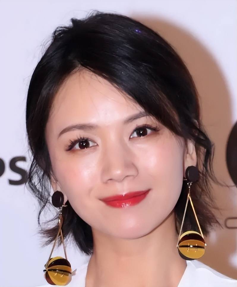 今独自抚养孩子的曹曦文活成人生赢家澳门新葡京曾情断陈思诚嫁给富商如(图18) 今独自抚养孩子的曹曦文活成人生赢家澳门新葡京曾情断陈思诚嫁给富商如(图18)